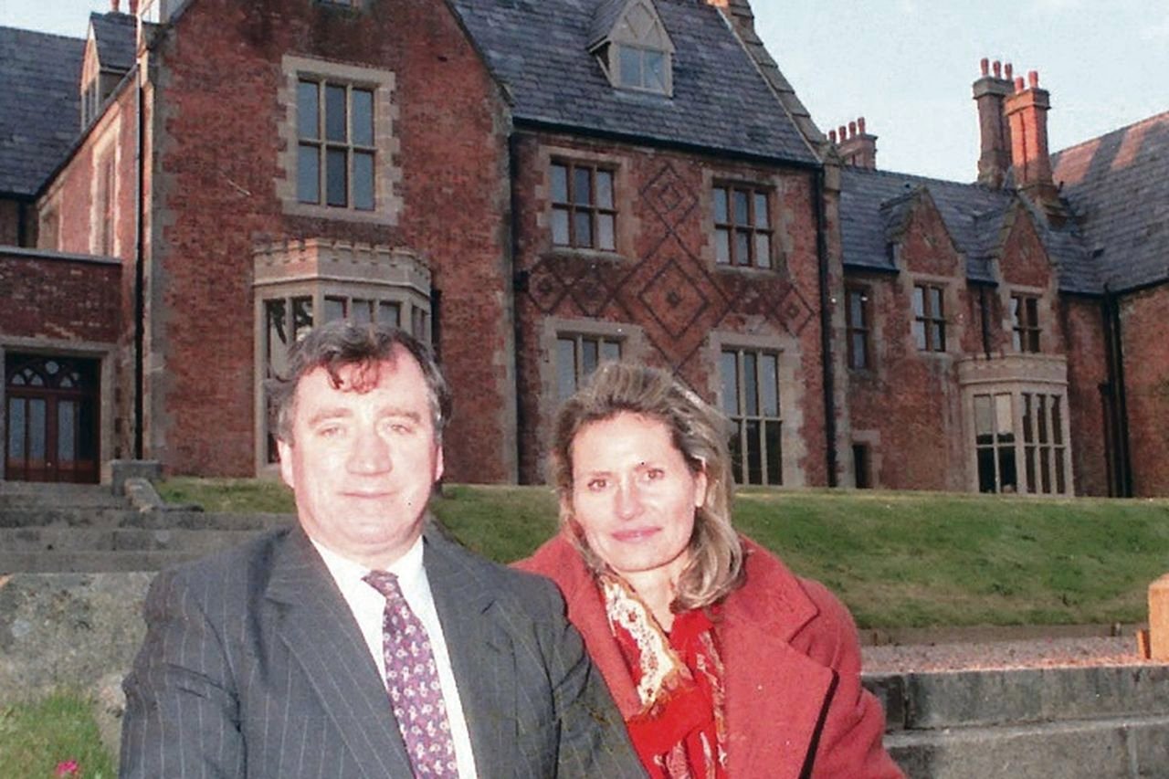 Family of tycoon Lord Ballyedmond killed in air tragedy top Northern ...