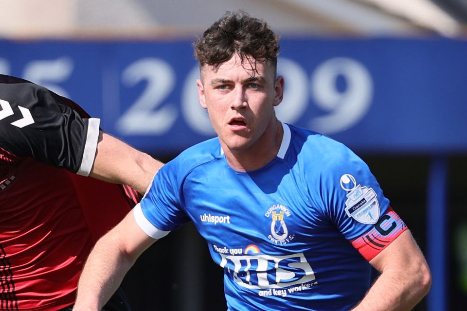 Transfer deadline day Oisin Smyth set to complete League One switch as