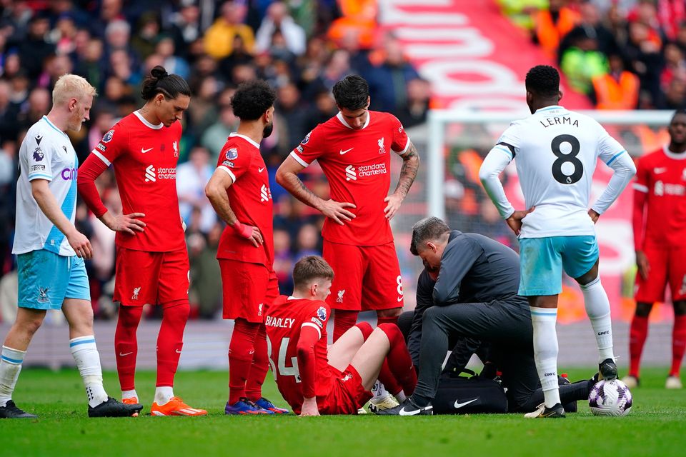 Liverpool boss Jurgen Klopp offers worrying update on Conor Bradley injury. 