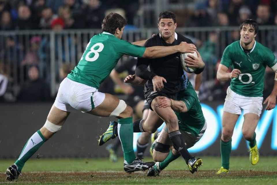 Dan Carter kicks New Zealand v Ireland 2012
