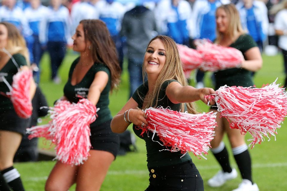 Ten Former UK Dance Team Members on NFL, NHL Cheer Rosters – UK