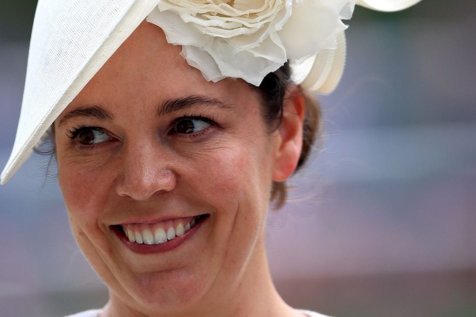 Olivia Colman Will Replace Claire Foy on 'The Crown' - Who Plays Queen  Elizabeth II on 'The Crown'?