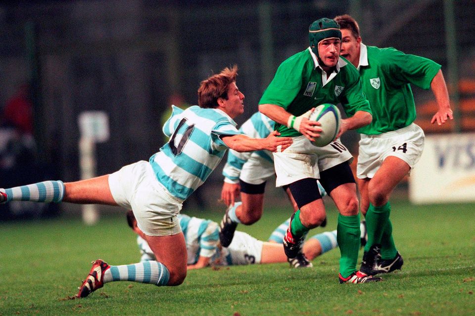 Ireland’s David Humphreys is tackled by Argentina’s Gonzalo Quesada at the 1999 World Cup