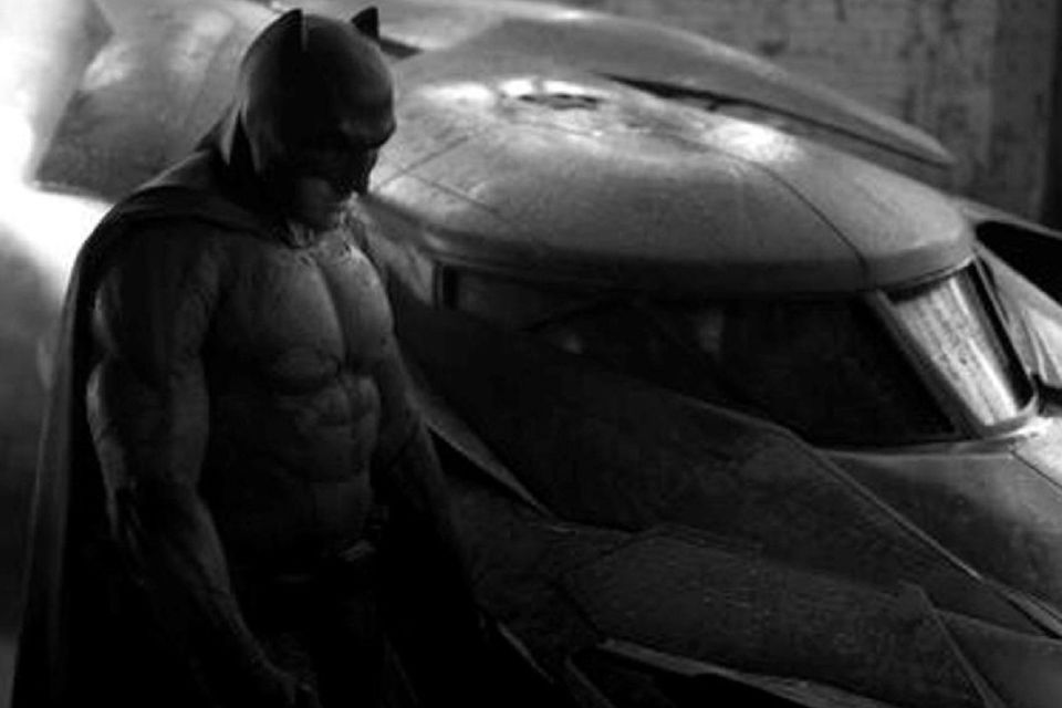 Affleck shrugs off Batman criticism 