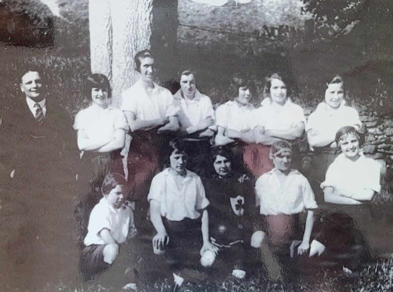 Ropeworks 3 v 3 York Street Linen Mill (Molly Seaton is the tall woman third from left in top row)