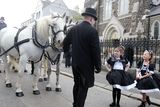 thumbnail: Hundreds of people gathered in Lurgan, Northern Ireland,  for the funeral Violet Crumlish, fondly described by family members as the 'Traveller Queen'