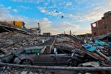 thumbnail: Picture showing the destruction in Manta, Ecuador, on April 17, 2016 a day after a powerful 7.8-magnitude quake hit the country. ACOSTA/AFP/Getty Images