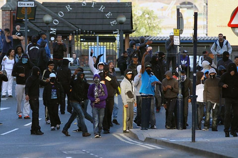 Manchester rioters set store ablaze | BelfastTelegraph.co.uk