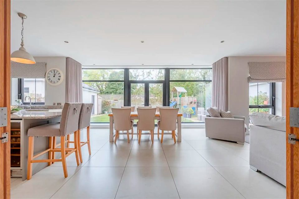 Open plan kitchen and dining