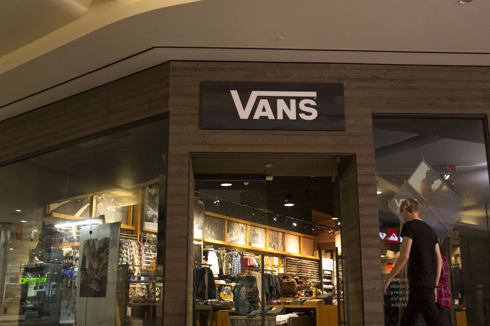 How much do vans clearance cost at the mall