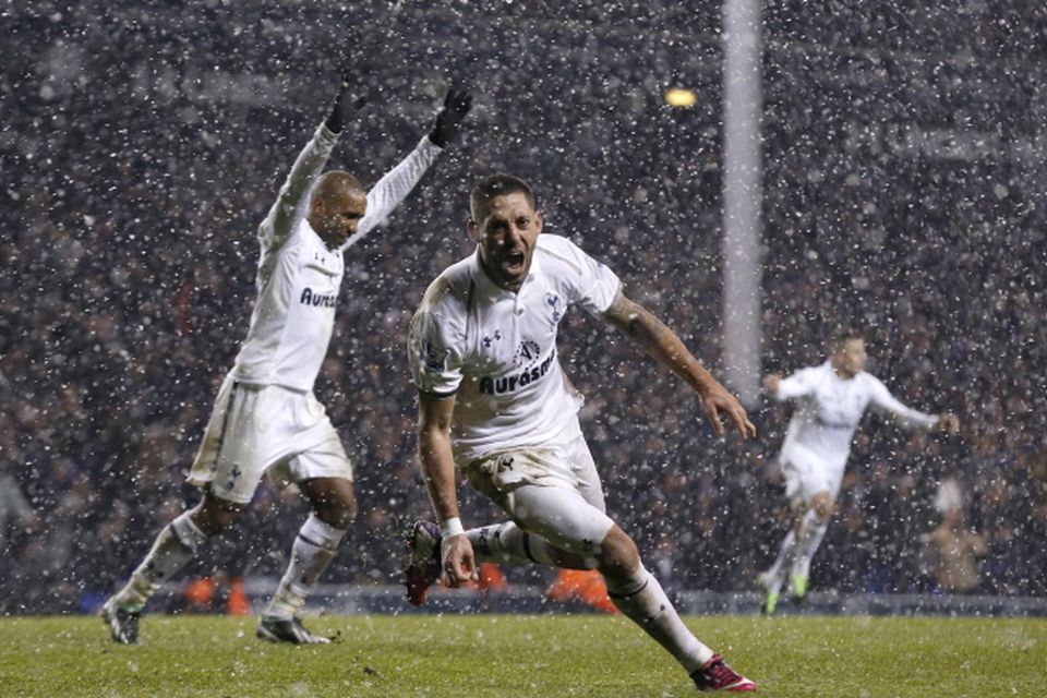 Clint Dempsey finds a late equaliser for Tottenham against Manchester  United, Football News