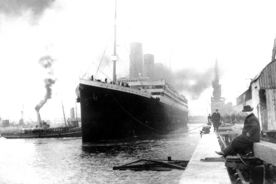 Speck on ocean floor - incredible new images of the Titanic ...