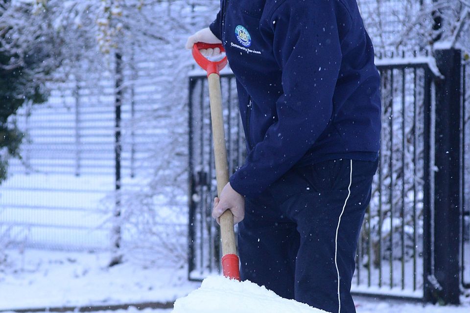 Pacemaker Press Belfast 08-12-2017: 
Heavy snow showers overnight have led to disruption across parts of Northern Ireland. Dozens of schools have been closed due to the wintery conditions. The snowfall means an unexpected day off for some young people. Police are advising road users to use extreme caution on the roads. Patrick Morgan pictured enjoying the snow.
Picture By: Arthur Allison/Pacemaker.