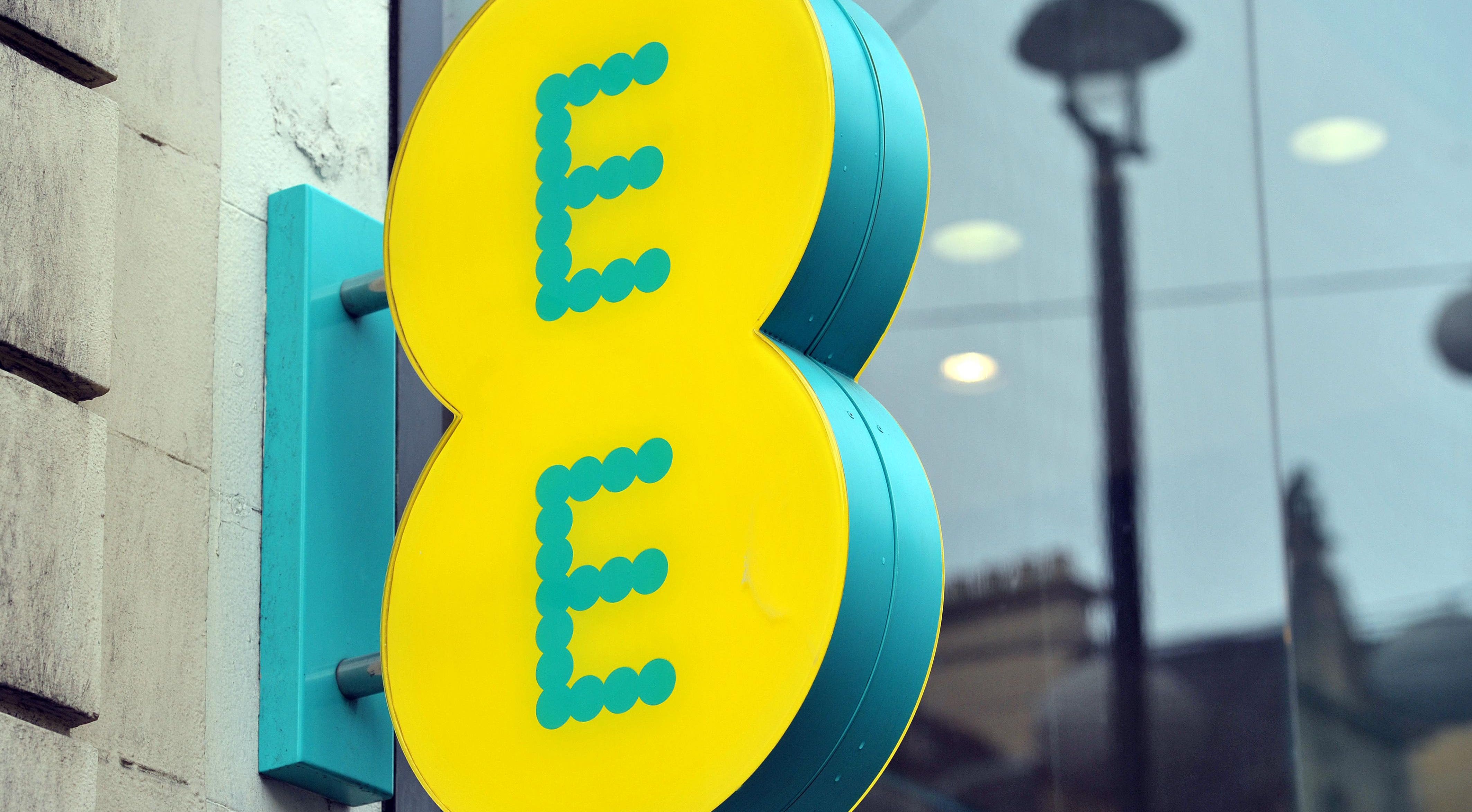 EE svela nuovi piani mensili per "aumentare la connettività e il supporto" | BelfastTelegraph.co.uk