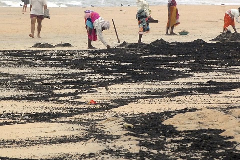 Oil dumped, coating Goa beaches | BelfastTelegraph.co.uk