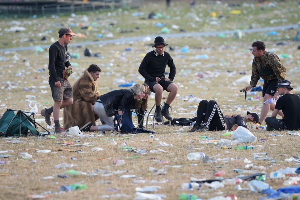 Glastonbury clean-up gets under way 