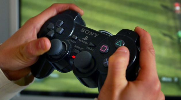Man fined for sedating girlfriend so he could keep playing video games