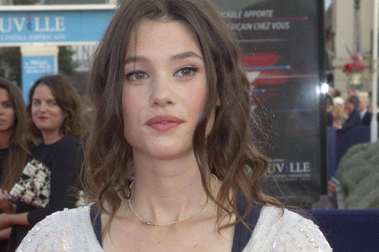 Astrid Bergés-Frisbey 'Pirates of the Caribbean: On Stranger Tides'  Interview 