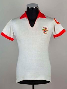 The number 11 shirt from Benfica player Antonio Simoes worn by George Best