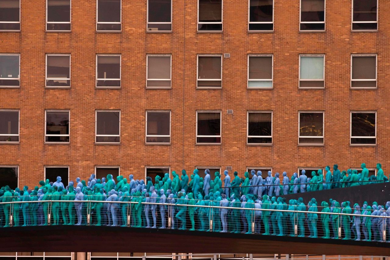 Sea Of Hull By Spencer Tunick Naked Volunteers Dyed Blue For Art Photos Uk 