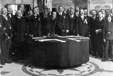thumbnail: Sir Edward Carson puts the first signature on the Ulster Covenant at Belfast City Hall.  28/9/1912