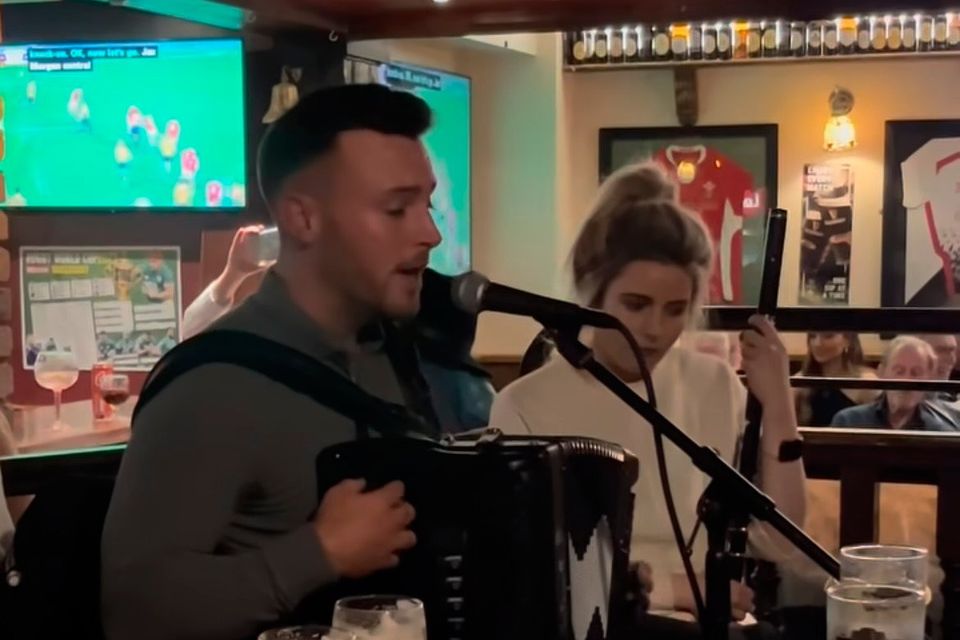 Nathan Carter performing in Charlie's Bar