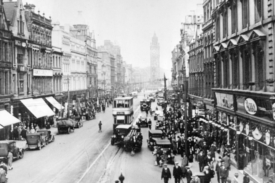 Belfast : High Street, looking down at the Albert Clock.  1932