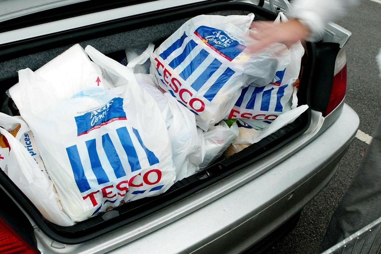 Tesco posts bumper Christmas sales