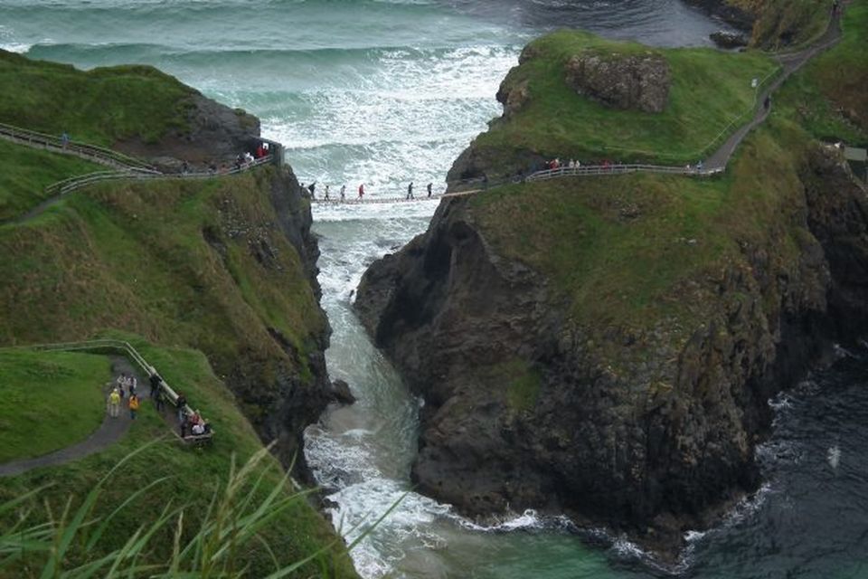 Carrick-a-Rede rope bridge open all year