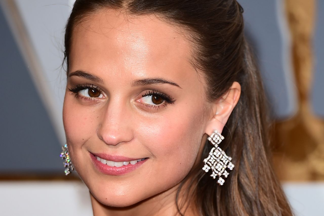 Sold at Auction: Alicia Vikander, ALICIA VIKANDER Oscars Signed