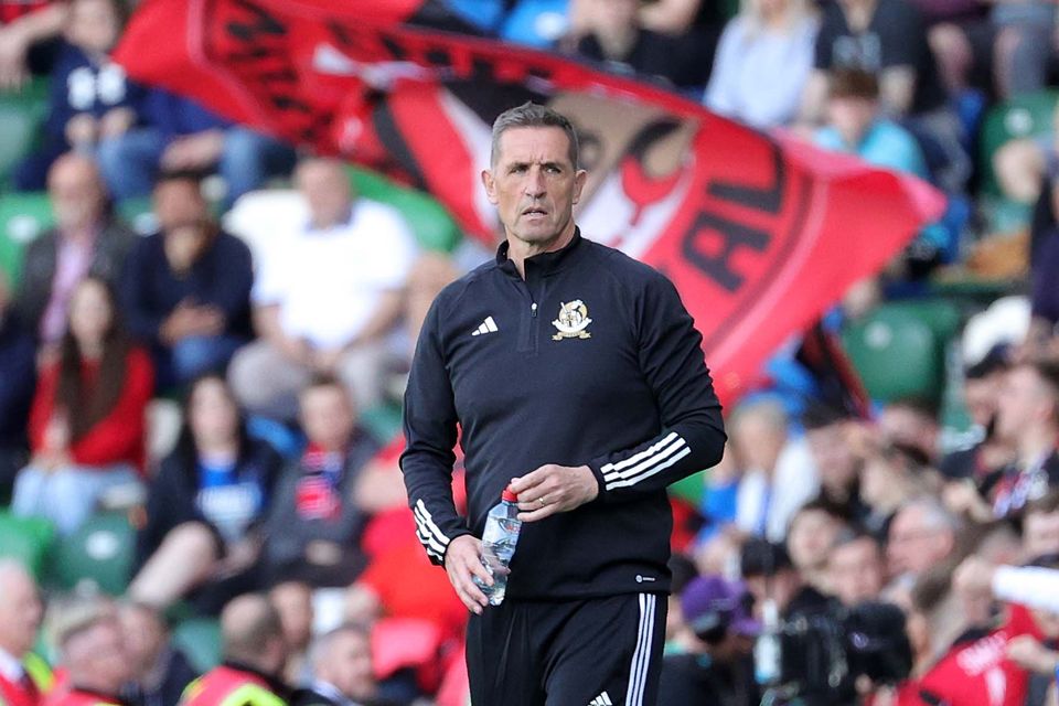Crusaders legend Stephen Baxter is stepping down as manager