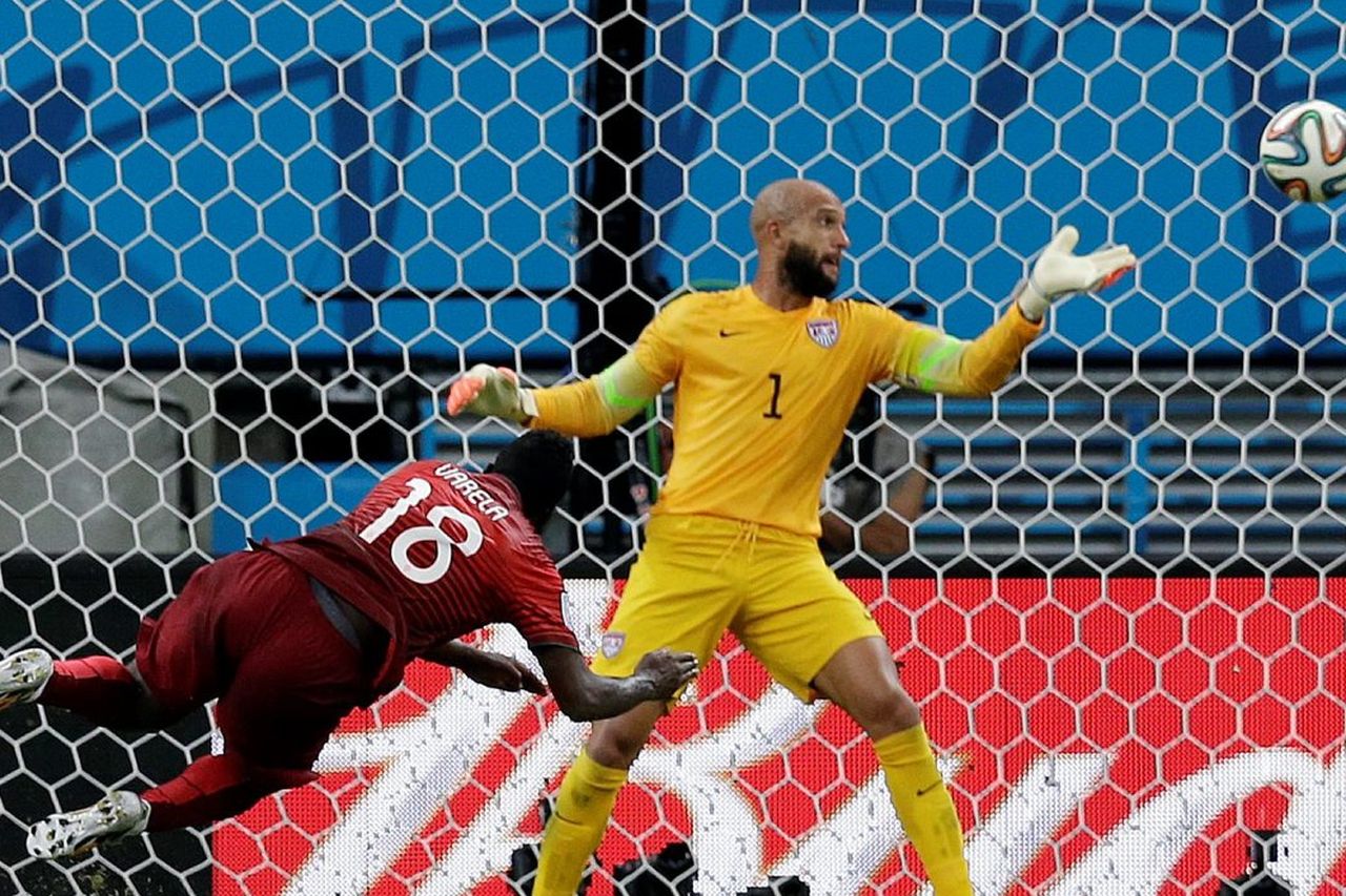 Tie a great gift: Clint Dempsey goal gives U.S. 1-1 World Cup tie against  England