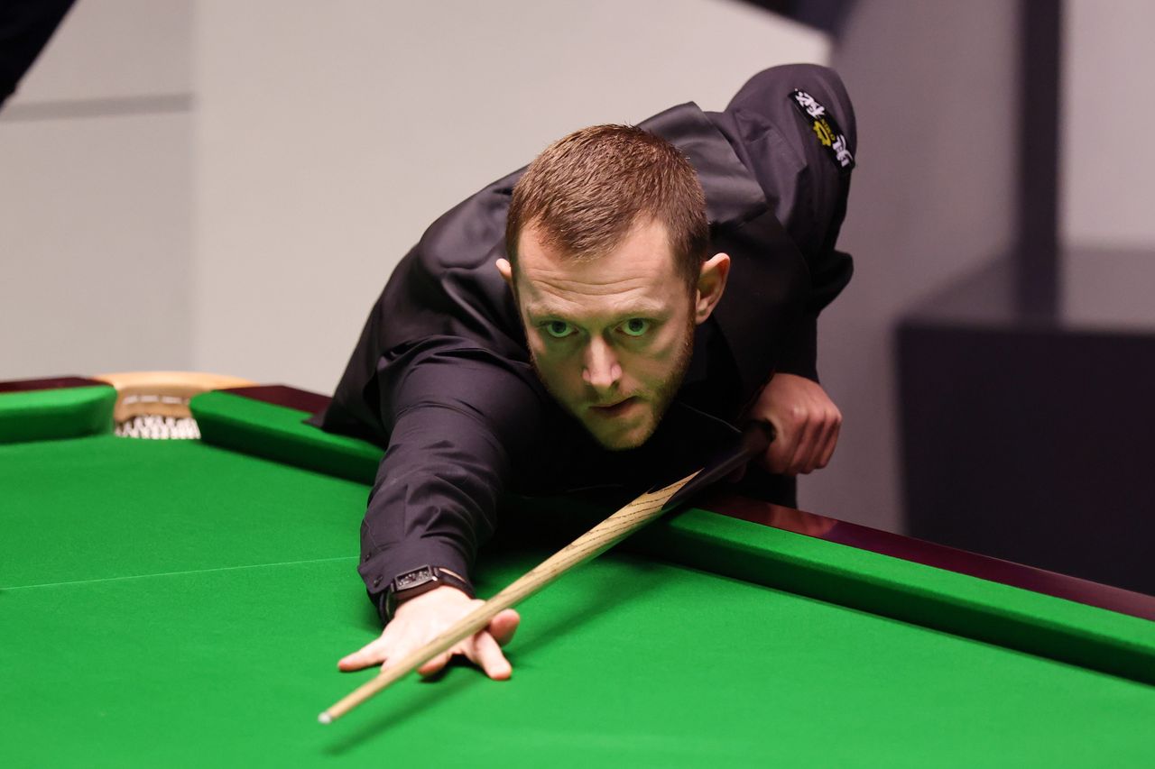 World Snooker Championship 2023: Mark Allen into quarter-finals with 13-4  win over Stuart Bingham - BBC Sport