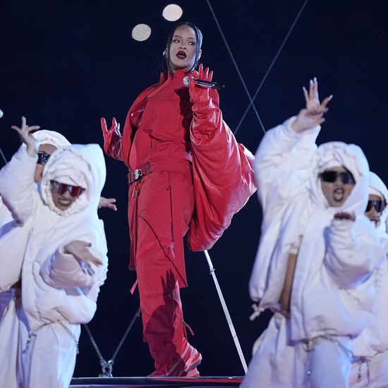 Super Bowl 2023 halftime show review: Rihanna, please stop the music 