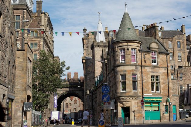 Major police investigation in Edinburgh after reports a ‘severed head’ was found on street