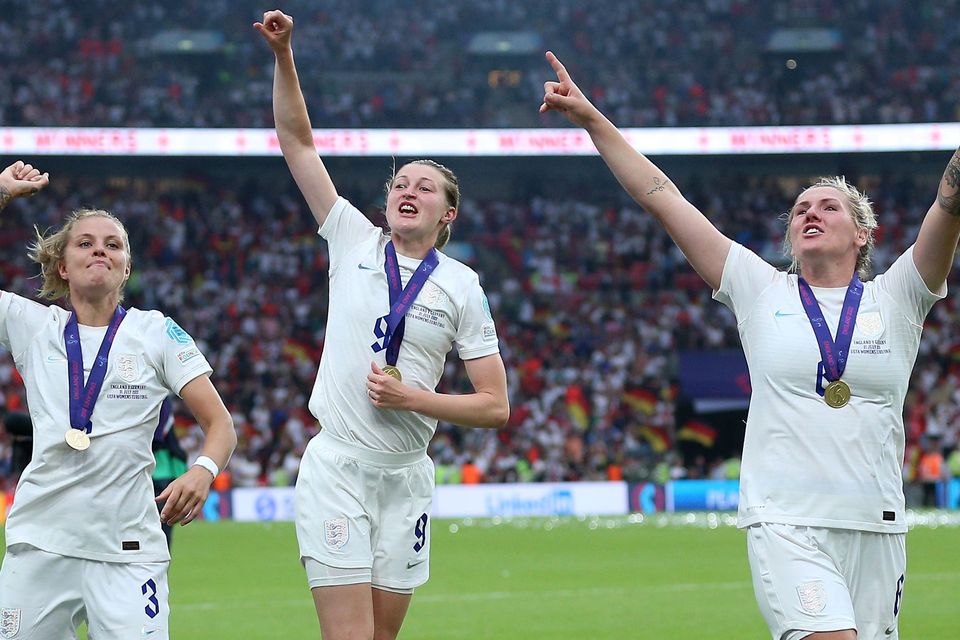 Why England fans have sung Neil Diamond's 'Sweet Caroline