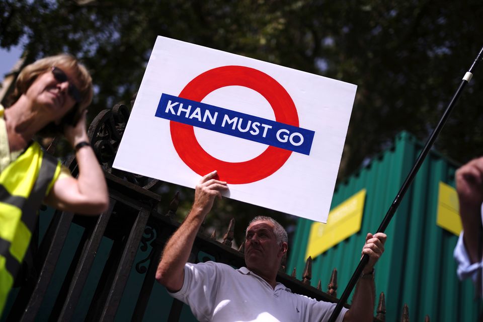 Anti-Ulez protesters (Jordan Pettitt/PA)