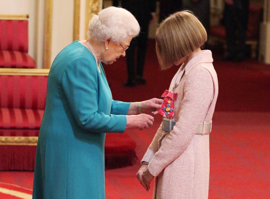 Vogue's Anna Wintour chooses Chanel and sunglasses for Palace date with  Queen
