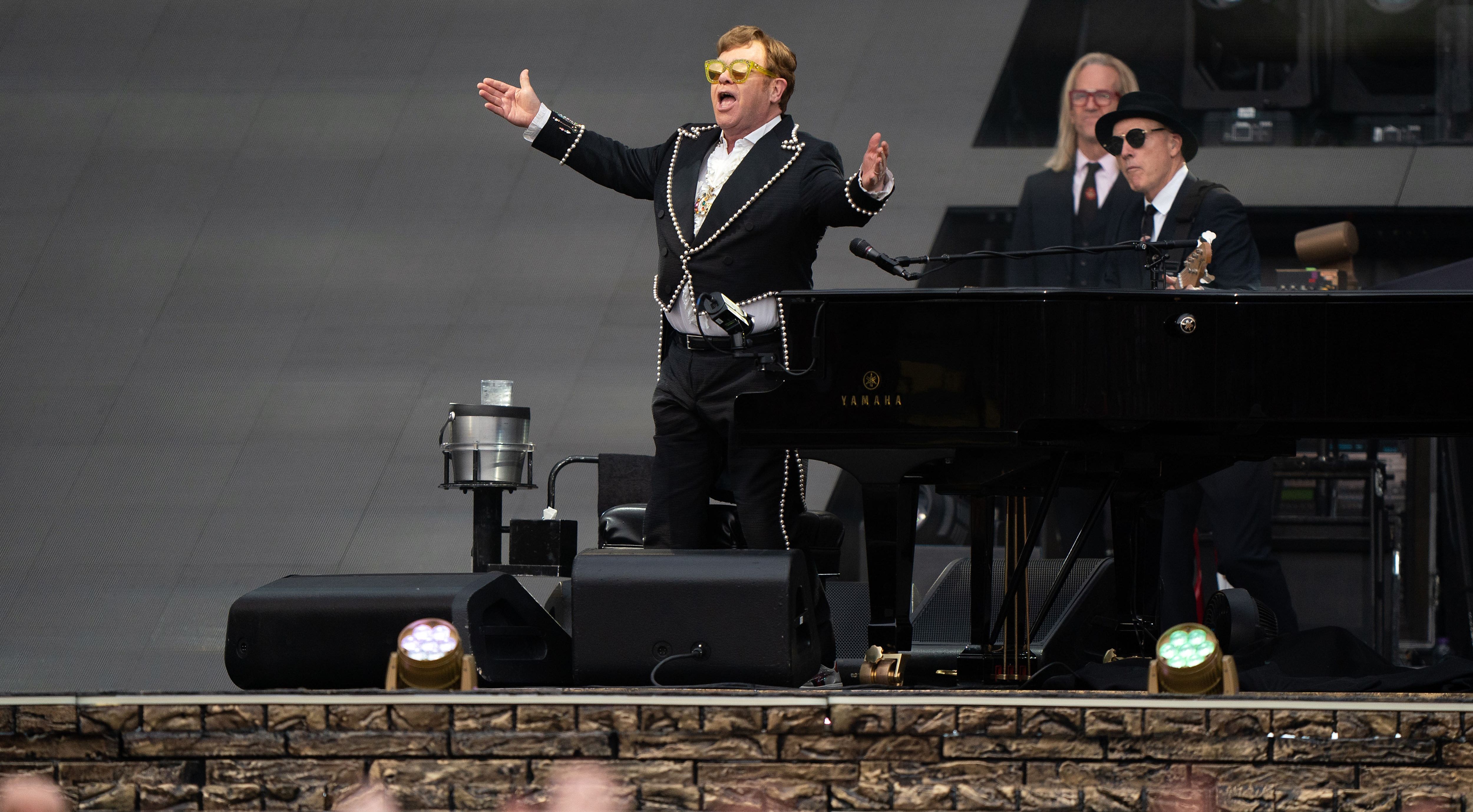 Elton John Kicks Off Final Leg of Farewell Tour in Philadelphia