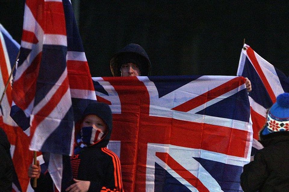 Loyalists in Belfast have been protesting against a decision to reduce the number of days the Union flag will fly from City Hall