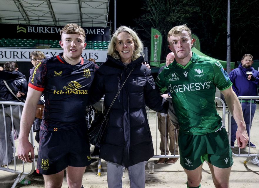 Jack Murphy (Ulster), Ben Murphy and their mother Stephanie. Photo: X