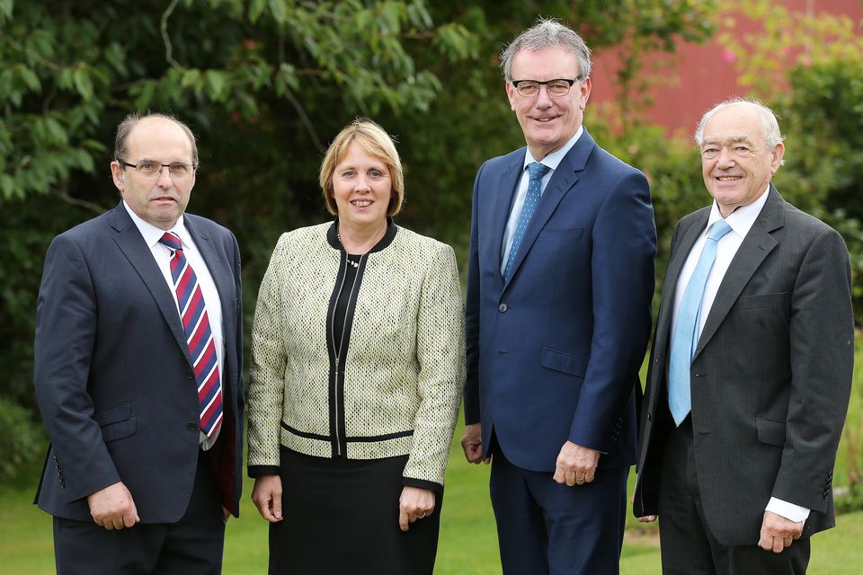 Ulster Unionist Party leader Mike Nesbitt pictured with new members John Palmer and Jenny Palmer. Also pictured is Lisburn and Castlereagh City Councillor  Jim Dillon (right).
Picture by Press Eye