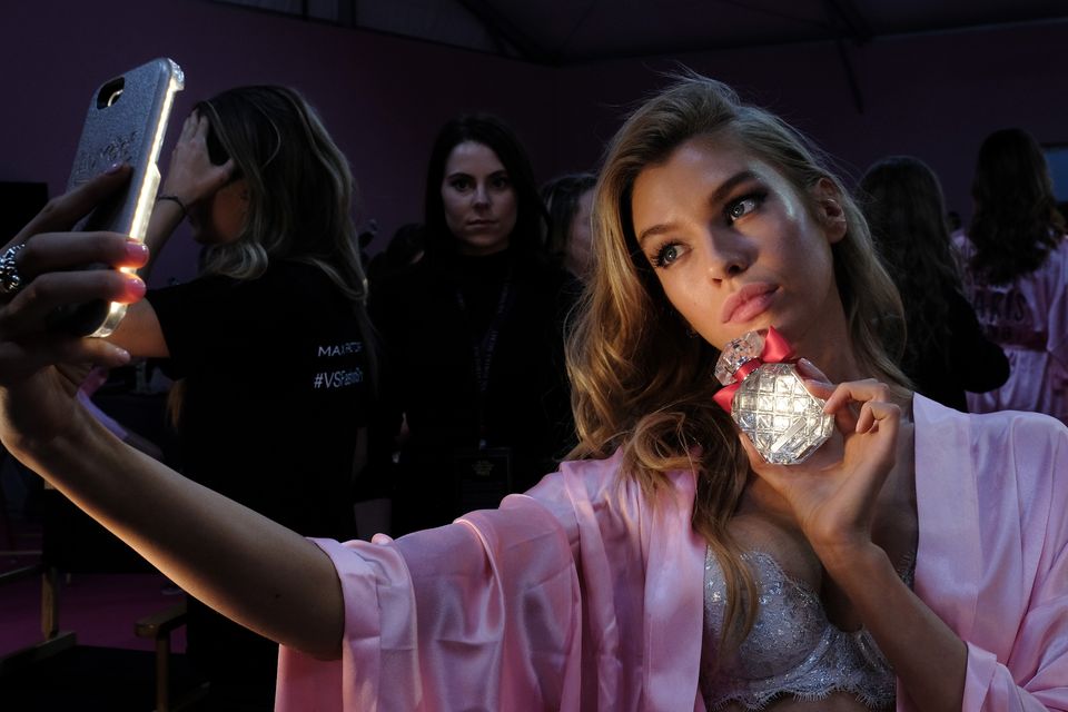 Stella Maxwell shows how she caught the eye of Twilight actress