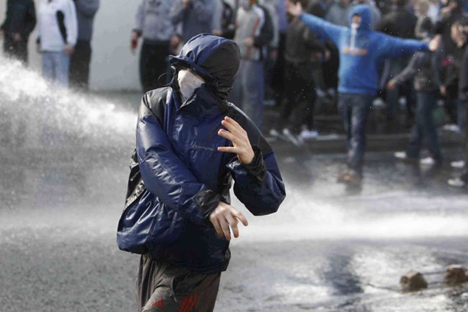 Belfast riots: 20 PSNI officers injured as violence erupts in Ardoyne ...