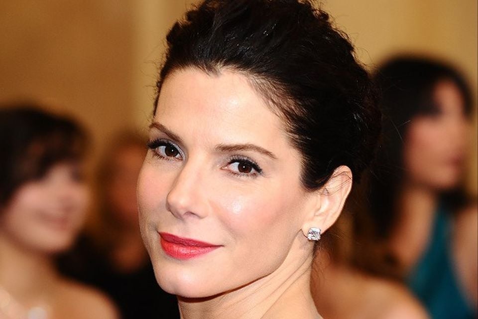 Sandra sale bullock earrings