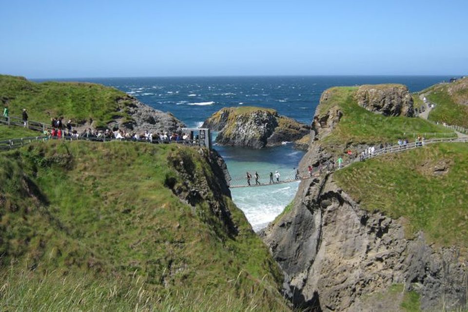 Carrick-a-Rede rope bridge open all year