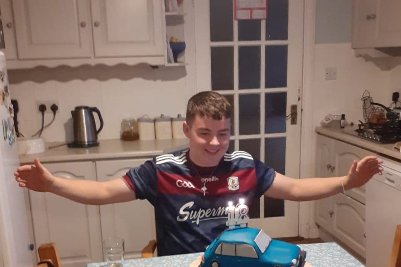 Dad Force In Kitchen - Arlene Foster thought 'for most of weekend' about Cavan teen who took his  own life after being bullied because dad was Protestant |  BelfastTelegraph.co.uk