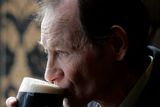 thumbnail: Alex Higgins  pictured at a bar in Belfast where he spoke about his his  autobiography "Alex Higgins  'My Story' from the eye of the Hurricane".
