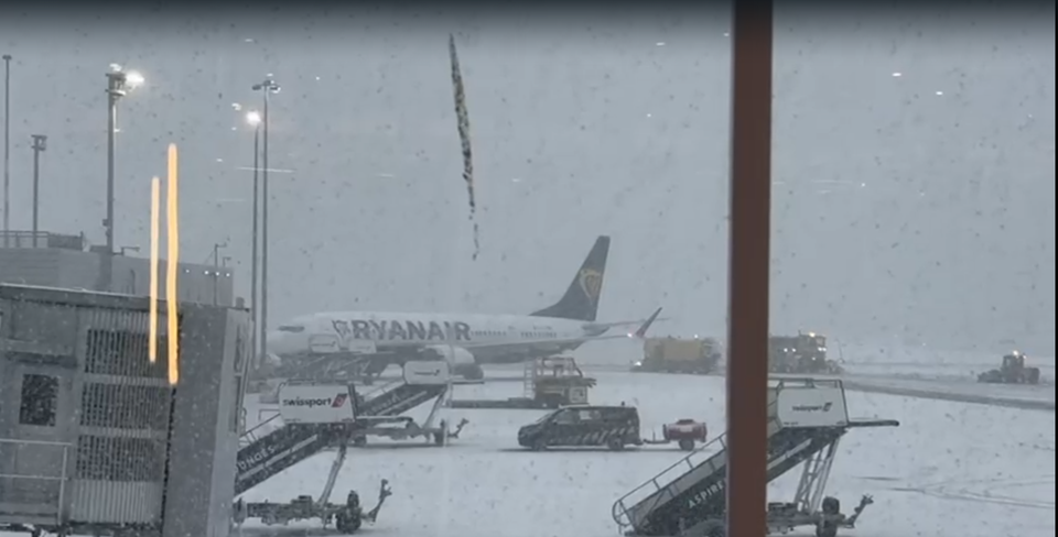 Holidaymaker Tim Harding said Newcastle International Airport was ‘decimated’ with snow (Tim Harding)