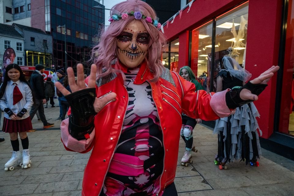 Roller Dance from Strabane arrive on wheels in Derry for the Halloween Carnival. Picture Martin McKeown. 31.10.24